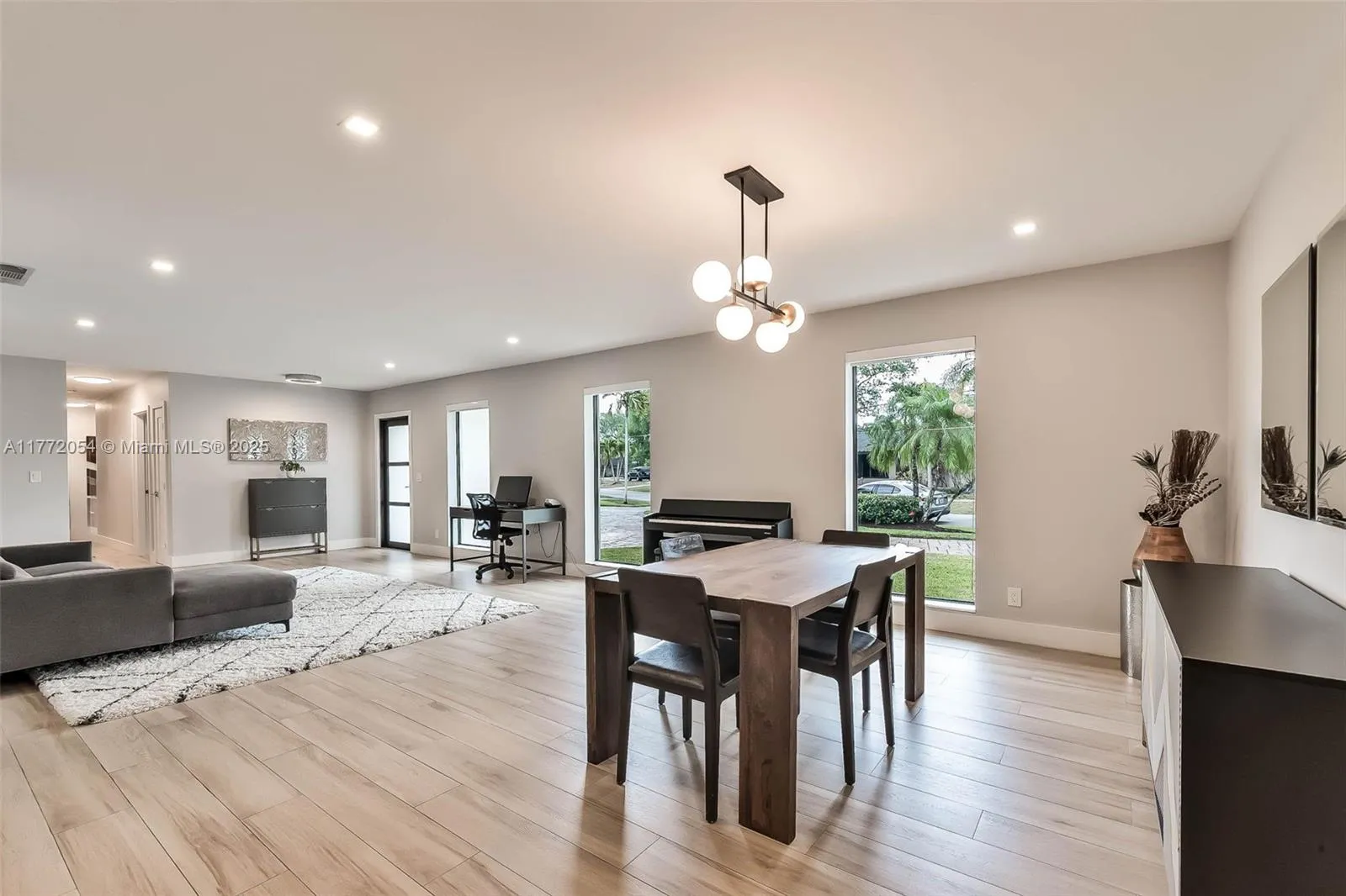 Palmetto Bay, Florida 33158, United States, 4 Bedrooms Bedrooms, ,3 BathroomsBathrooms,Residential,Active,97668