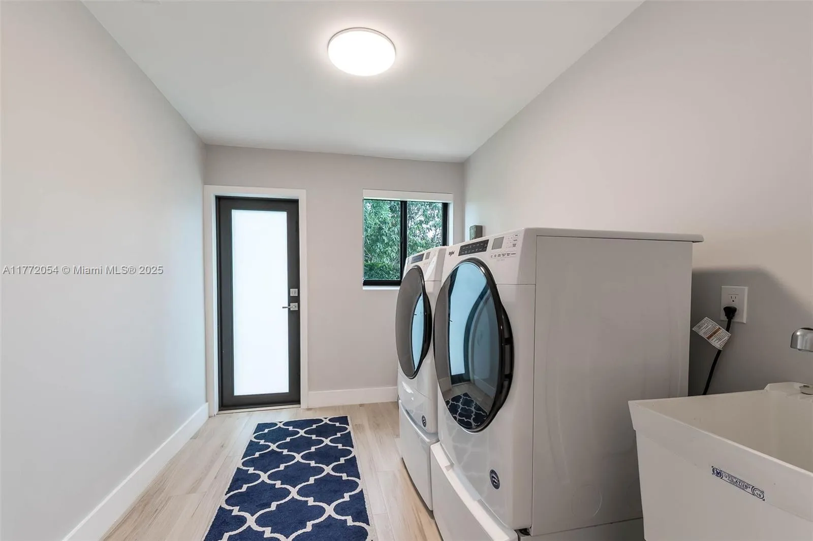 Palmetto Bay, Florida 33158, United States, 4 Bedrooms Bedrooms, ,3 BathroomsBathrooms,Residential,Active,97668