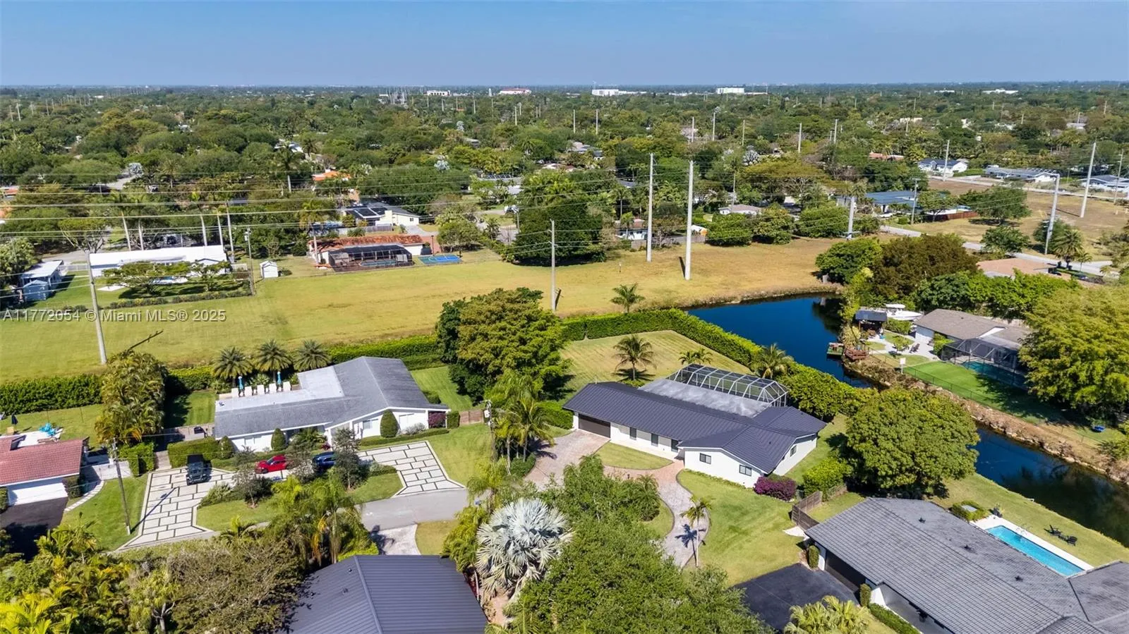 Palmetto Bay, Florida 33158, United States, 4 Bedrooms Bedrooms, ,3 BathroomsBathrooms,Residential,Active,97668