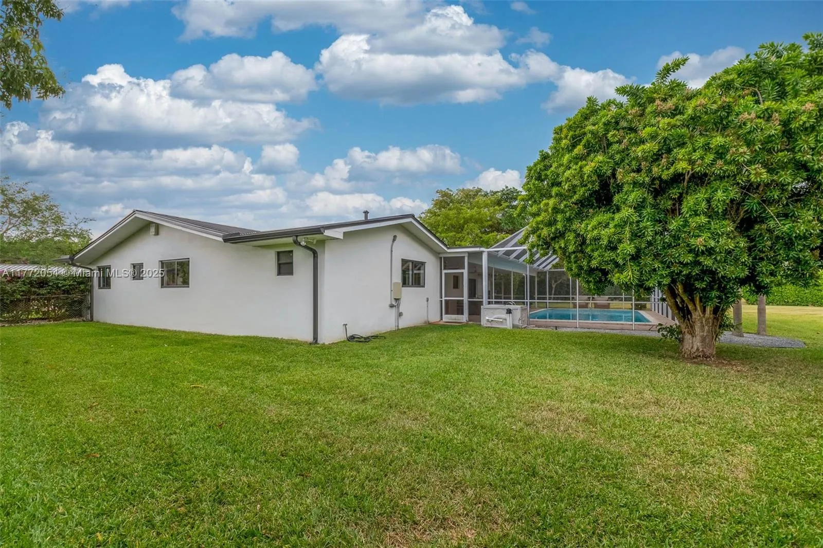 Palmetto Bay, Florida 33158, United States, 4 Bedrooms Bedrooms, ,3 BathroomsBathrooms,Residential,Active,97668