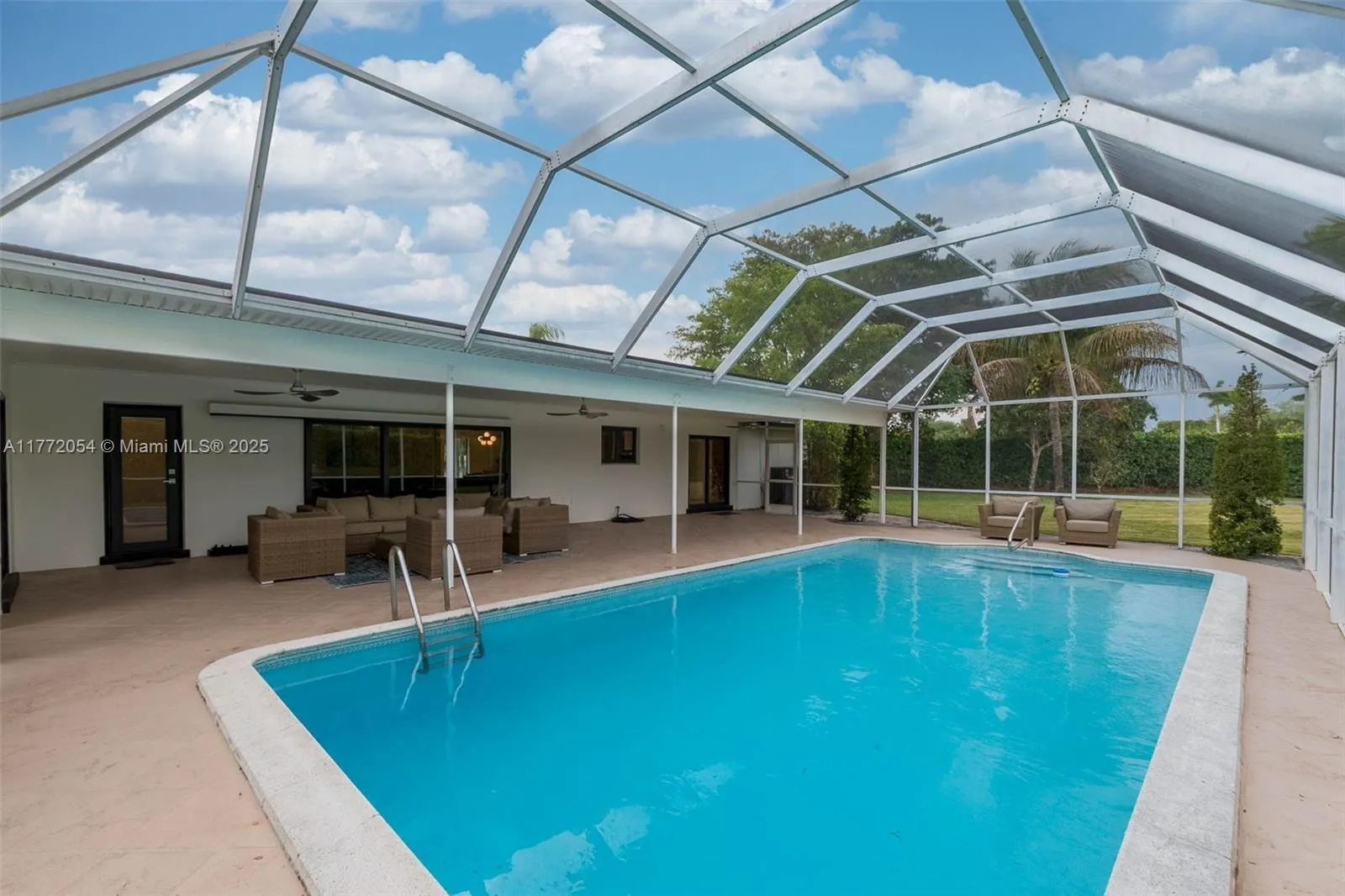 Palmetto Bay, Florida 33158, United States, 4 Bedrooms Bedrooms, ,3 BathroomsBathrooms,Residential,Active,97668