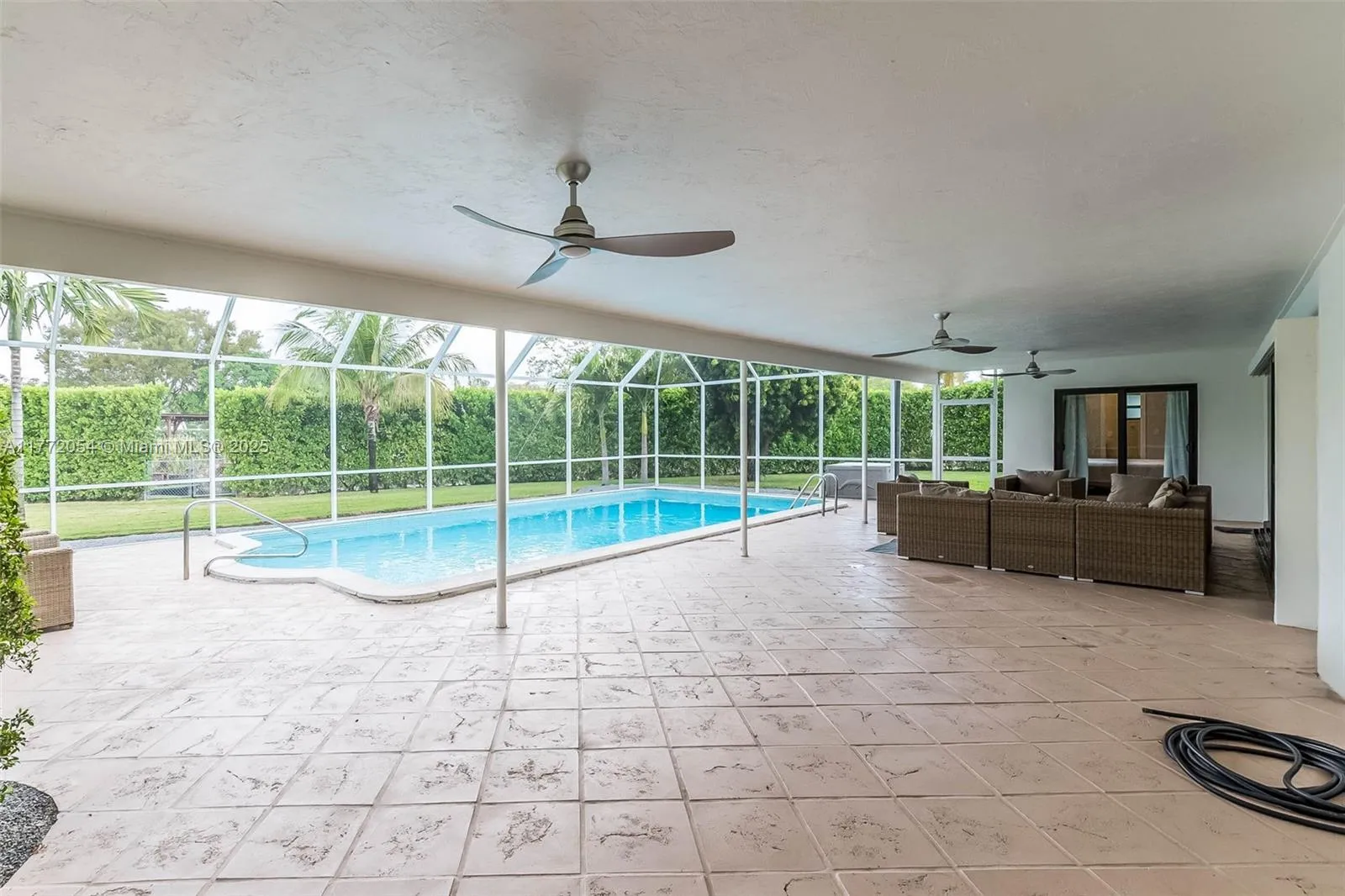 Palmetto Bay, Florida 33158, United States, 4 Bedrooms Bedrooms, ,3 BathroomsBathrooms,Residential,Active,97668