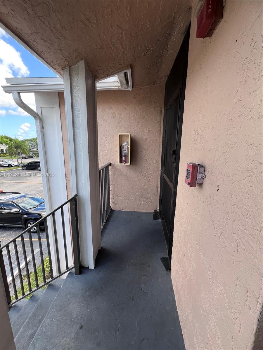 LAKESHORE CONDO 11 - Residential Lease