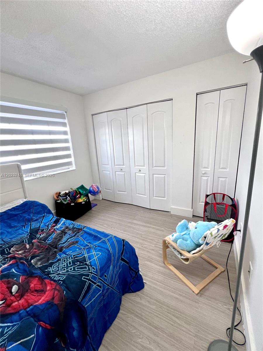 LAKESHORE CONDO 11 - Residential Lease