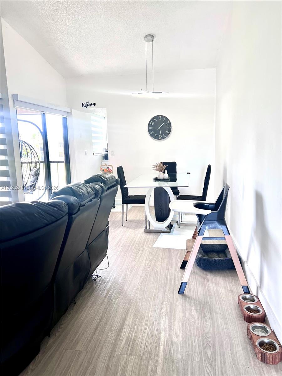 LAKESHORE CONDO 11 - Residential Lease