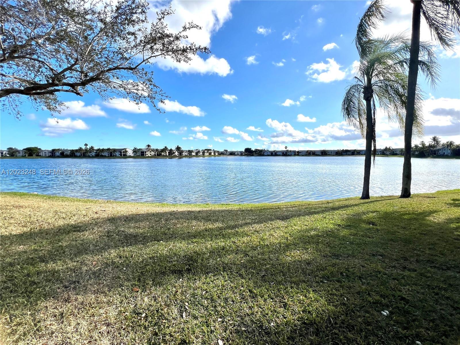 LAKESHORE CONDO 11 - Residential Lease