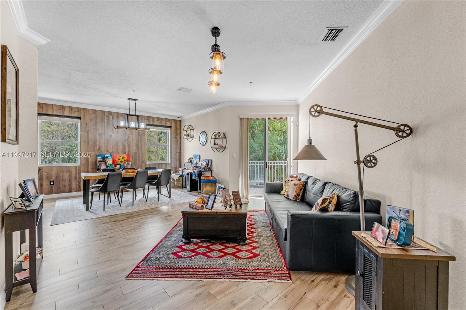 FONTAINEBLEAU LAKES COURT - Residential