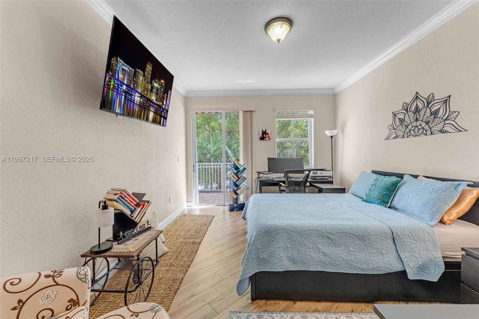 FONTAINEBLEAU LAKES COURT - Residential