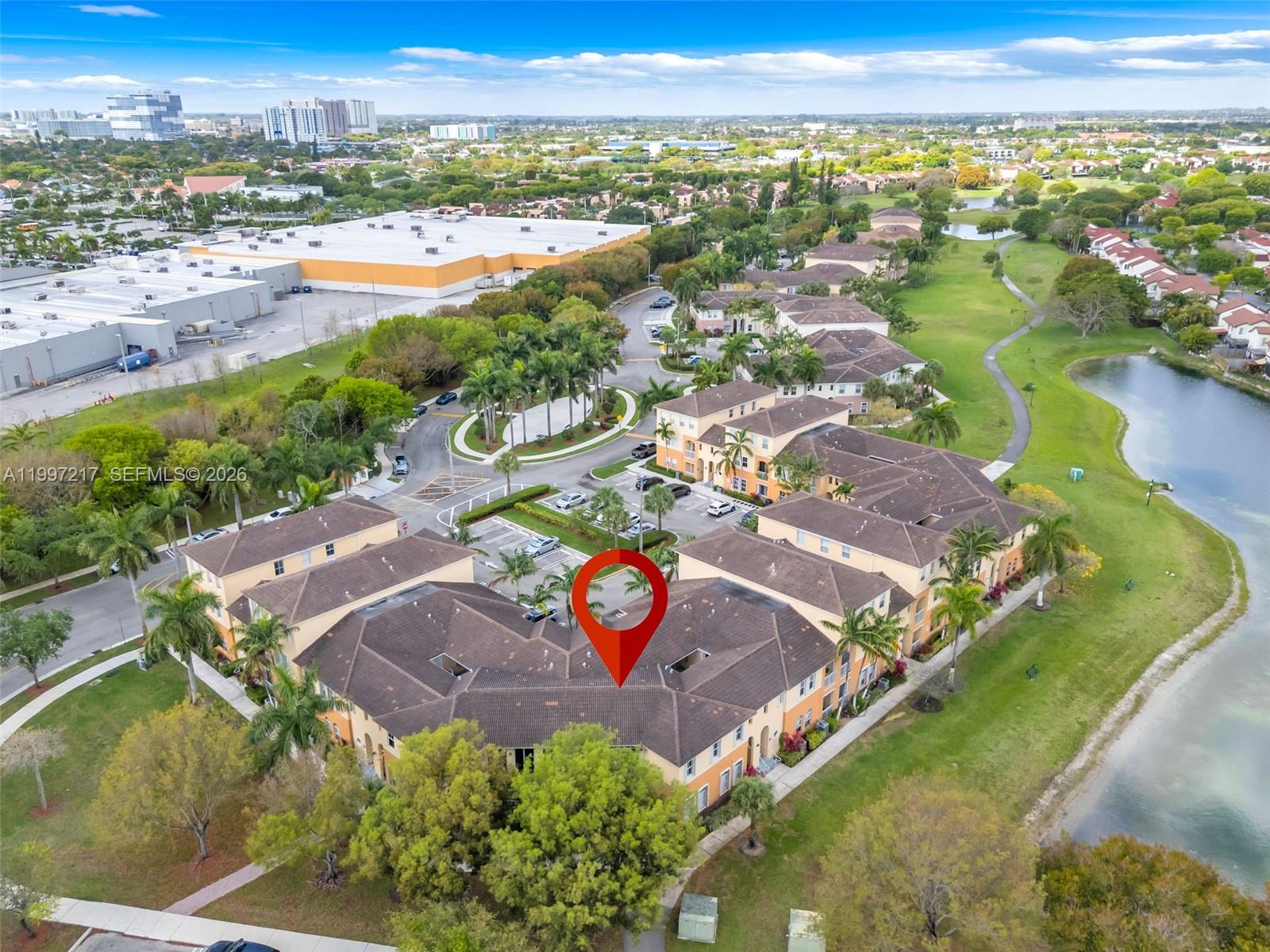 FONTAINEBLEAU LAKES COURT - Residential