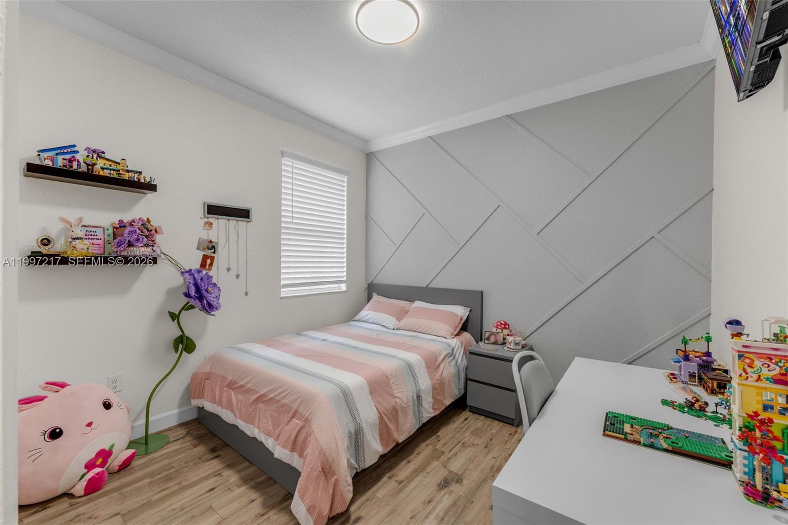 FONTAINEBLEAU LAKES COURT - Residential