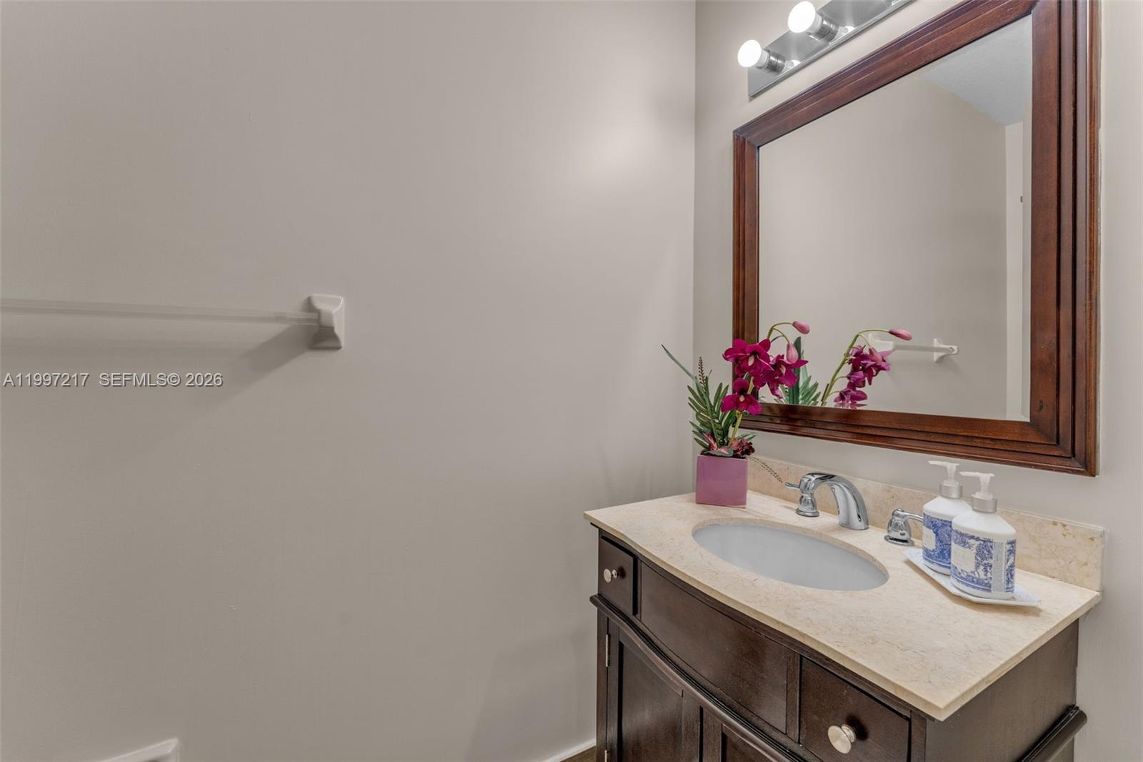 FONTAINEBLEAU LAKES COURT - Residential