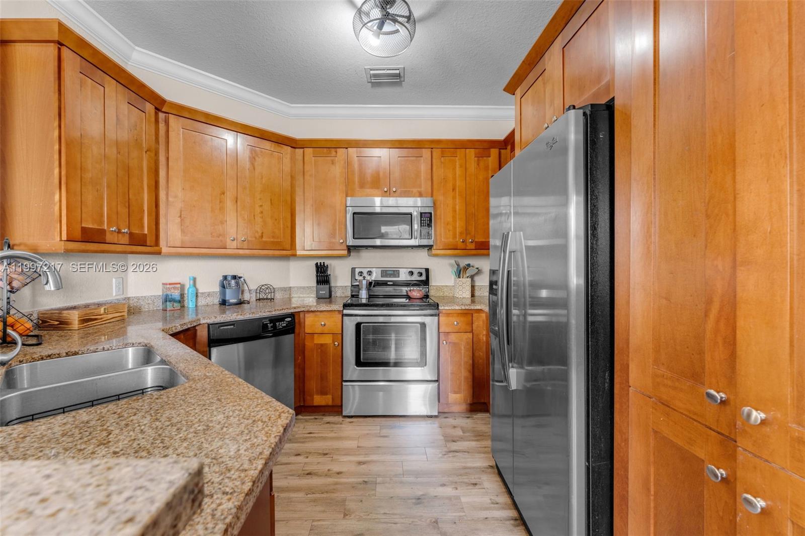 FONTAINEBLEAU LAKES COURT - Residential