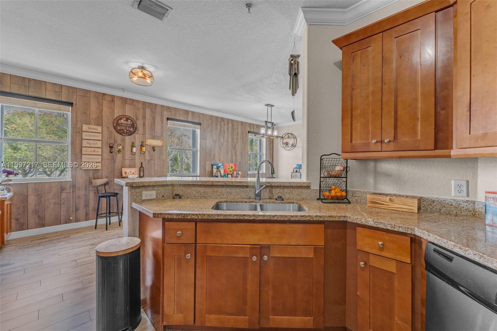 FONTAINEBLEAU LAKES COURT - Residential