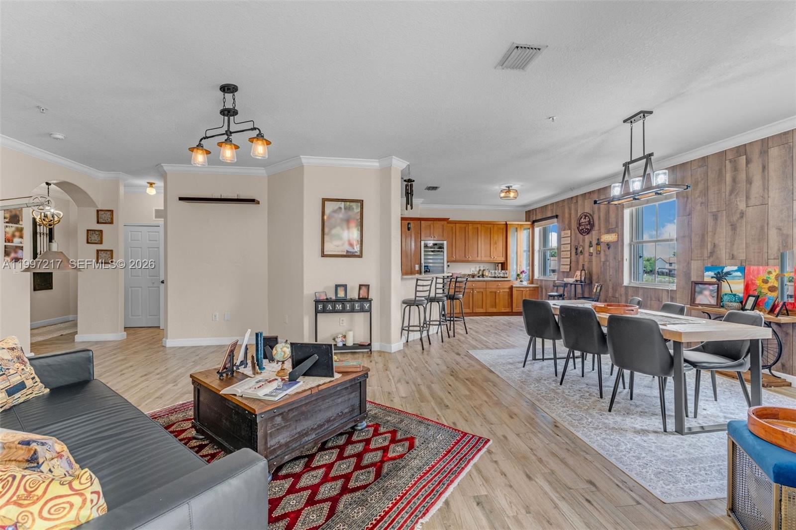 FONTAINEBLEAU LAKES COURT - Residential