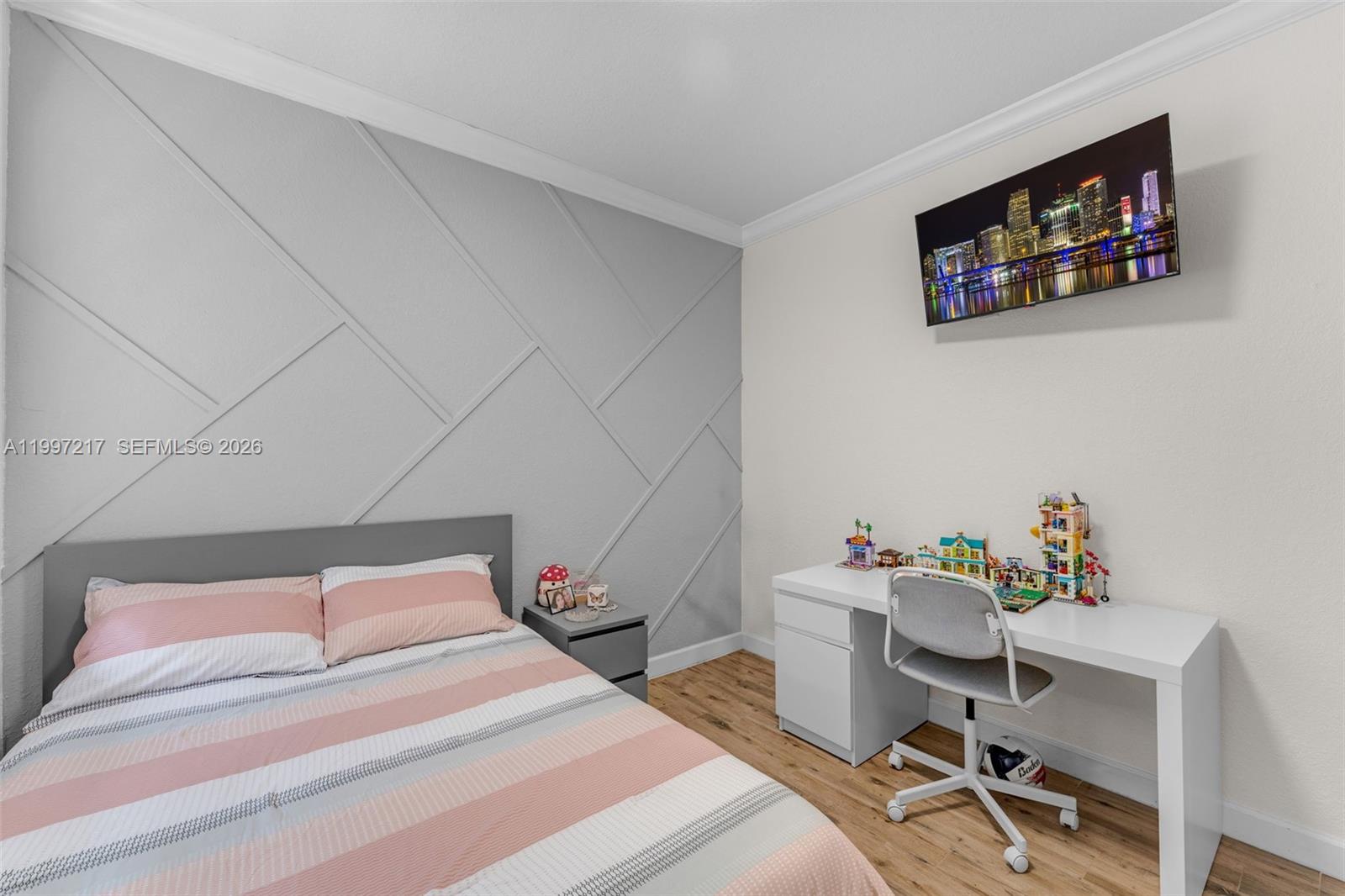 FONTAINEBLEAU LAKES COURT - Residential