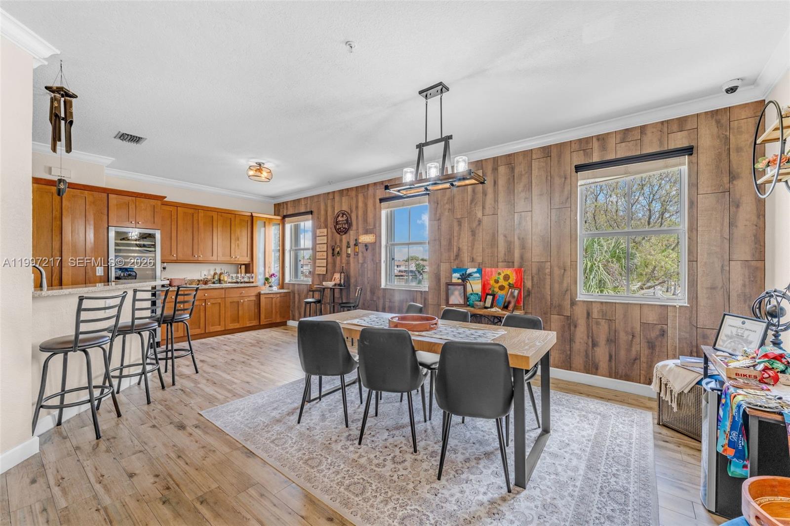 FONTAINEBLEAU LAKES COURT - Residential