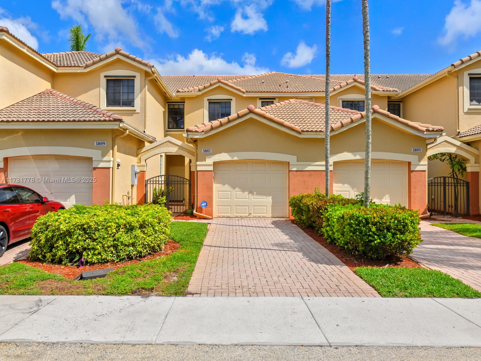 Property for Sale at Address Not Disclosed, Weston, Broward County, Florida - Bedrooms: 2 
Bathrooms: 3  - $490,000