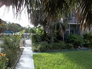 SEVENTEENTH GREEN CONDO - Residential