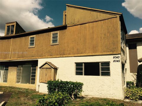 8043 Lagos De Campo Blvd F-3 Tamarac FL 33321