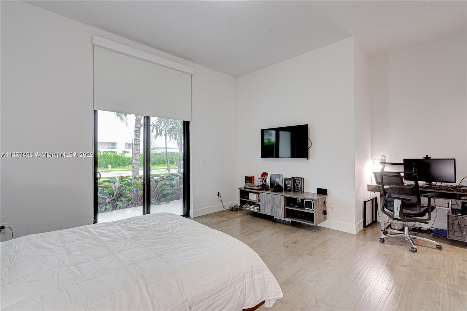 WESTON ESTATES - Residential