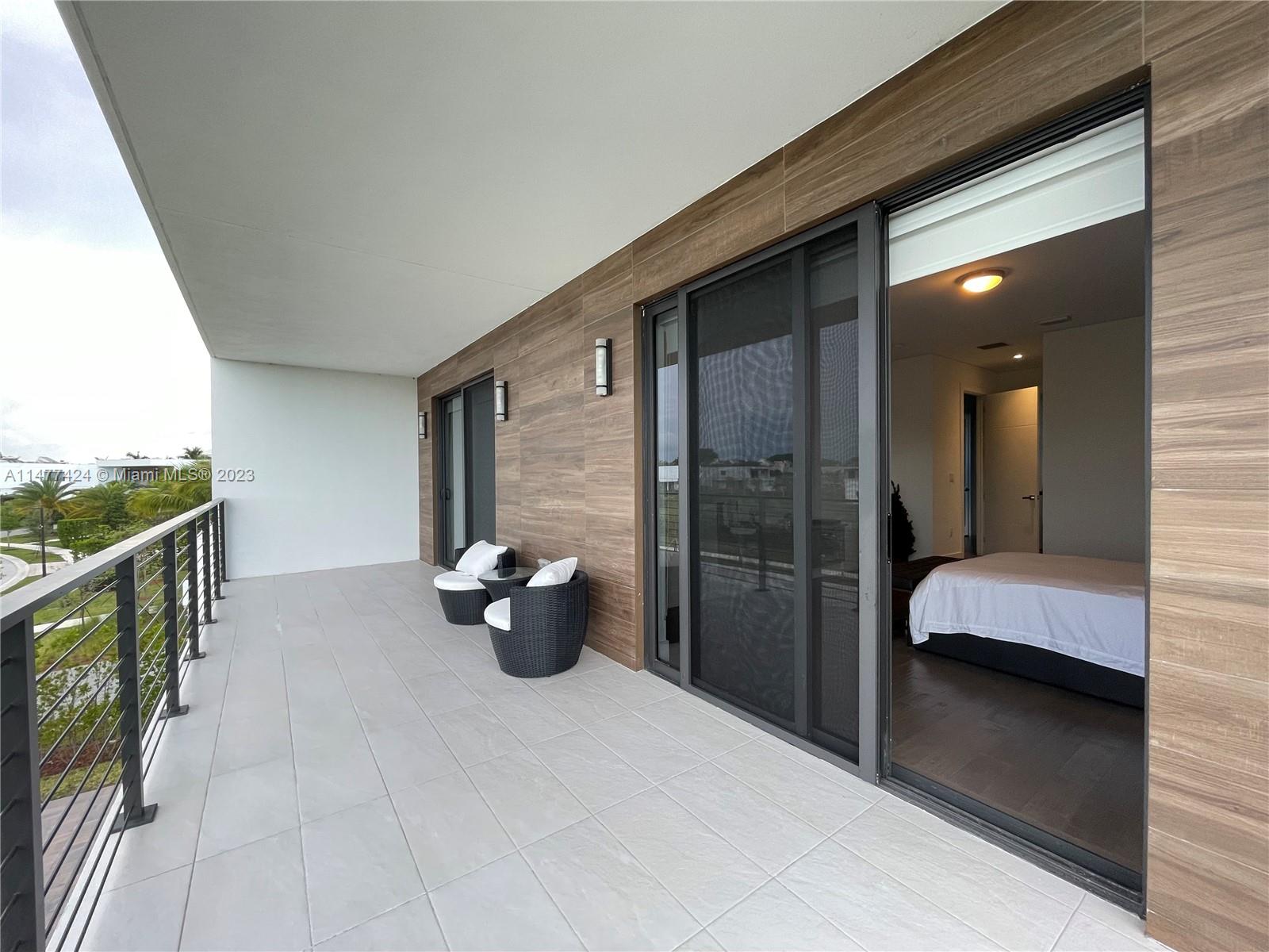 WESTON ESTATES - Residential