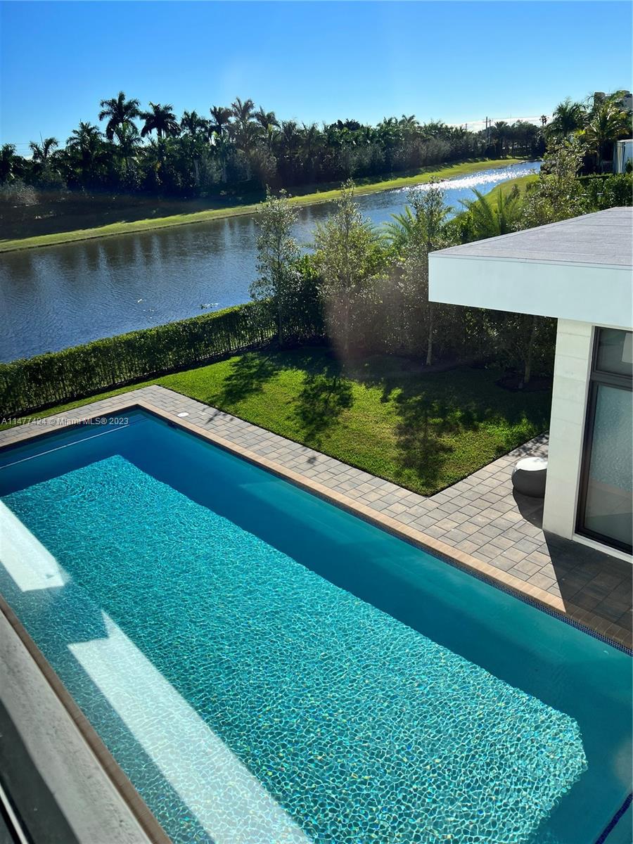 WESTON ESTATES - Residential