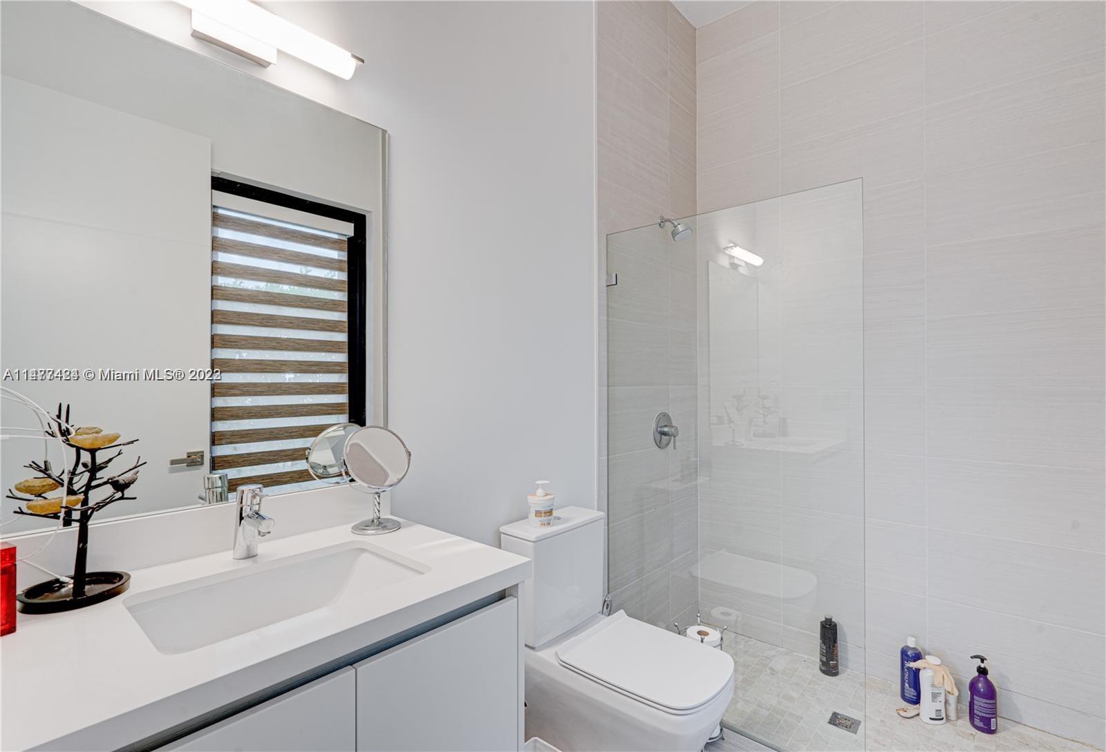 WESTON ESTATES - Residential