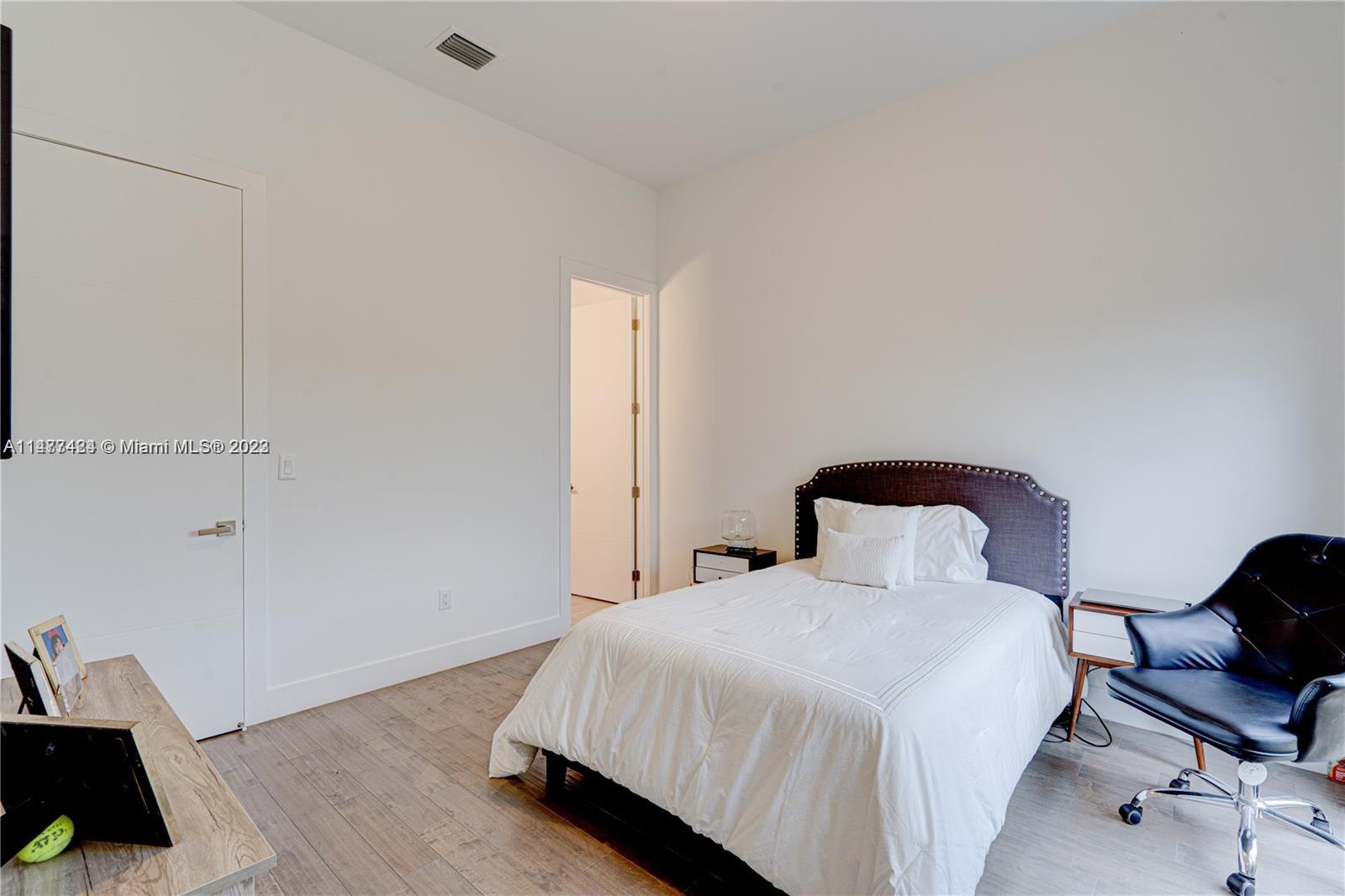 WESTON ESTATES - Residential