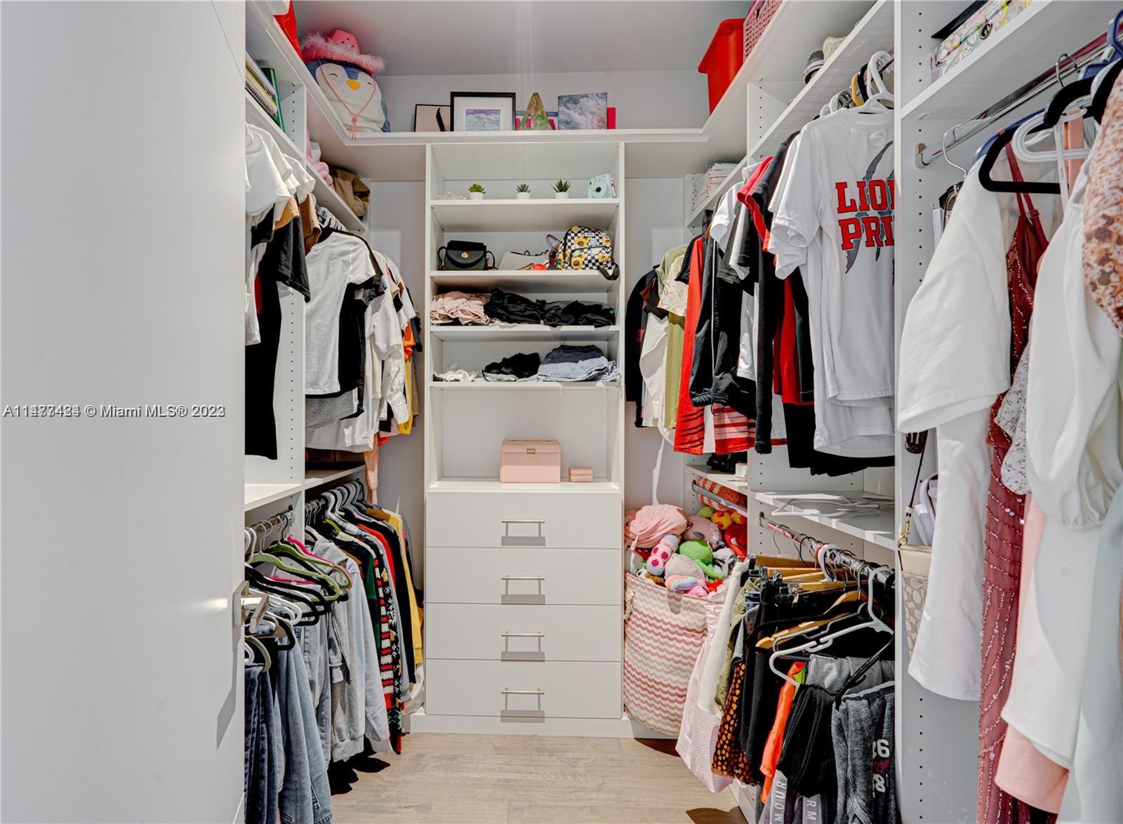 WESTON ESTATES - Residential