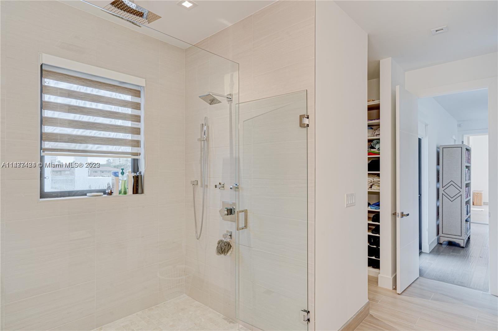 WESTON ESTATES - Residential