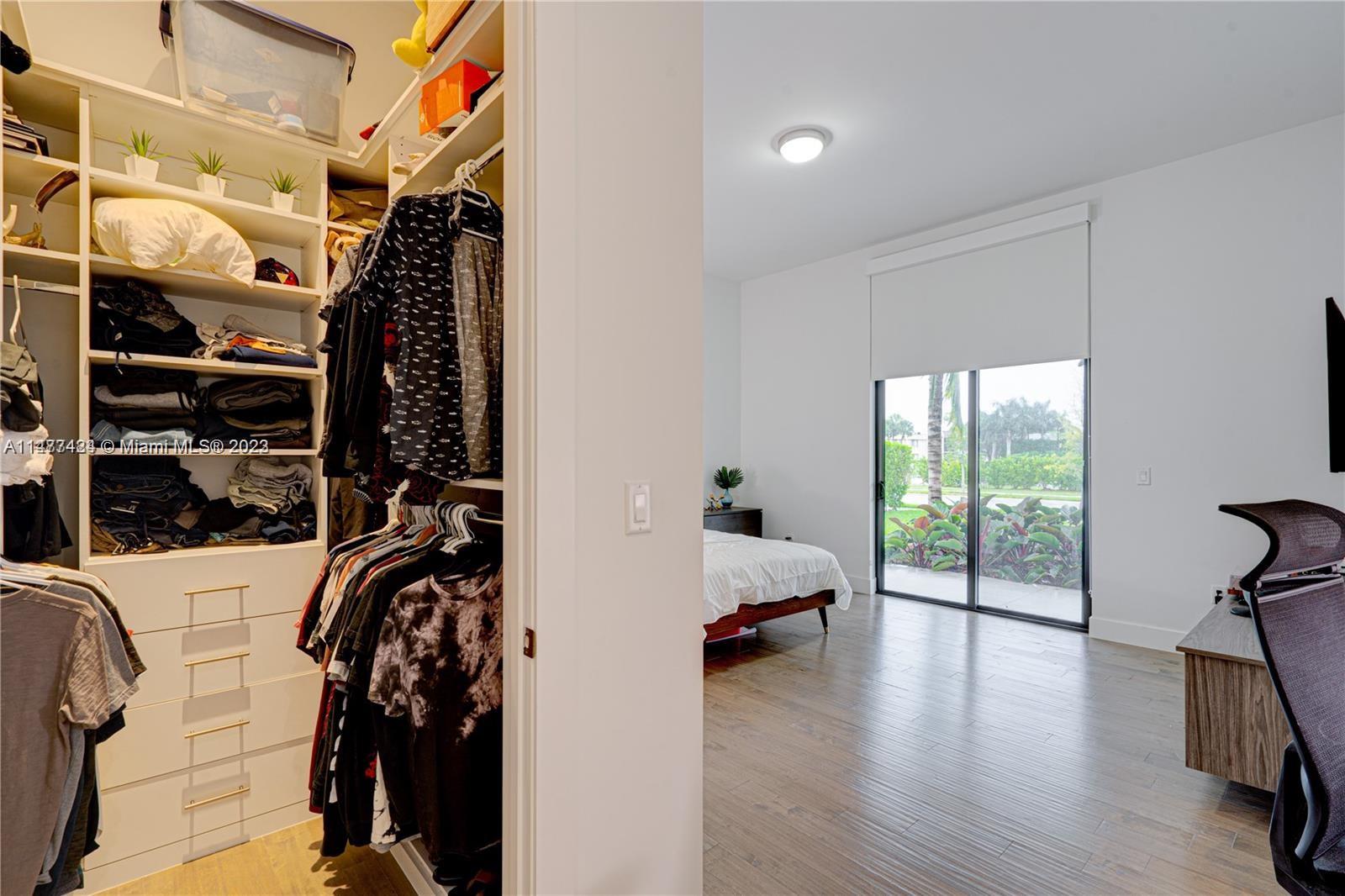 WESTON ESTATES - Residential