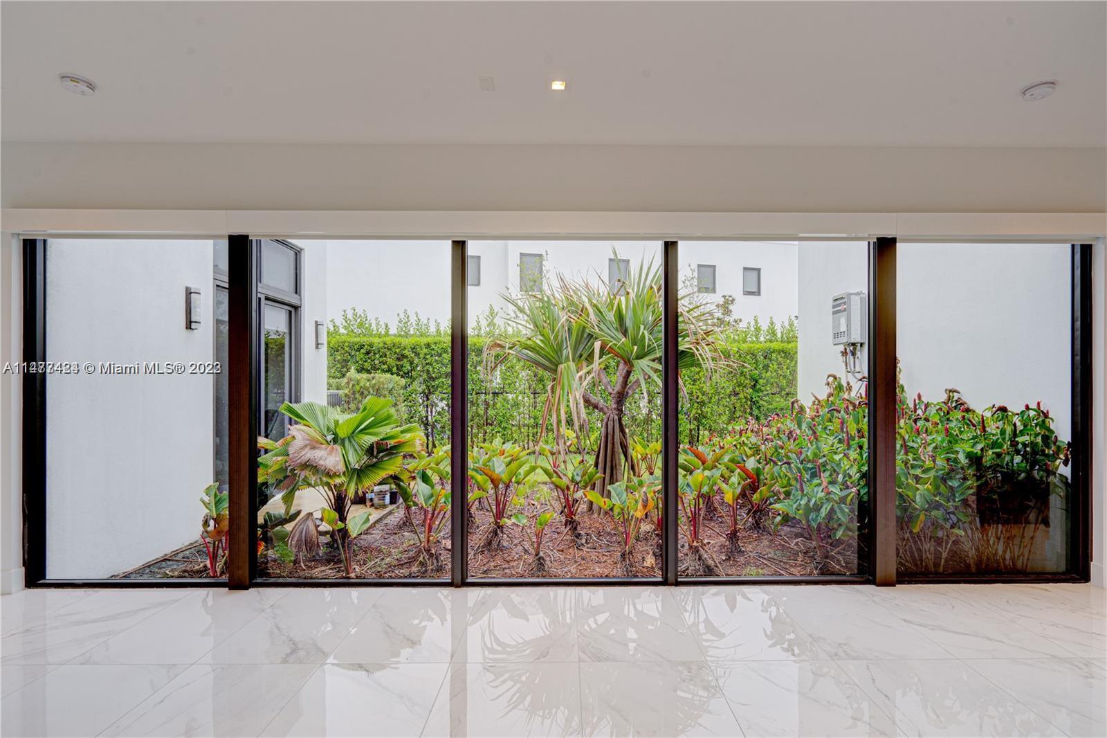 WESTON ESTATES - Residential