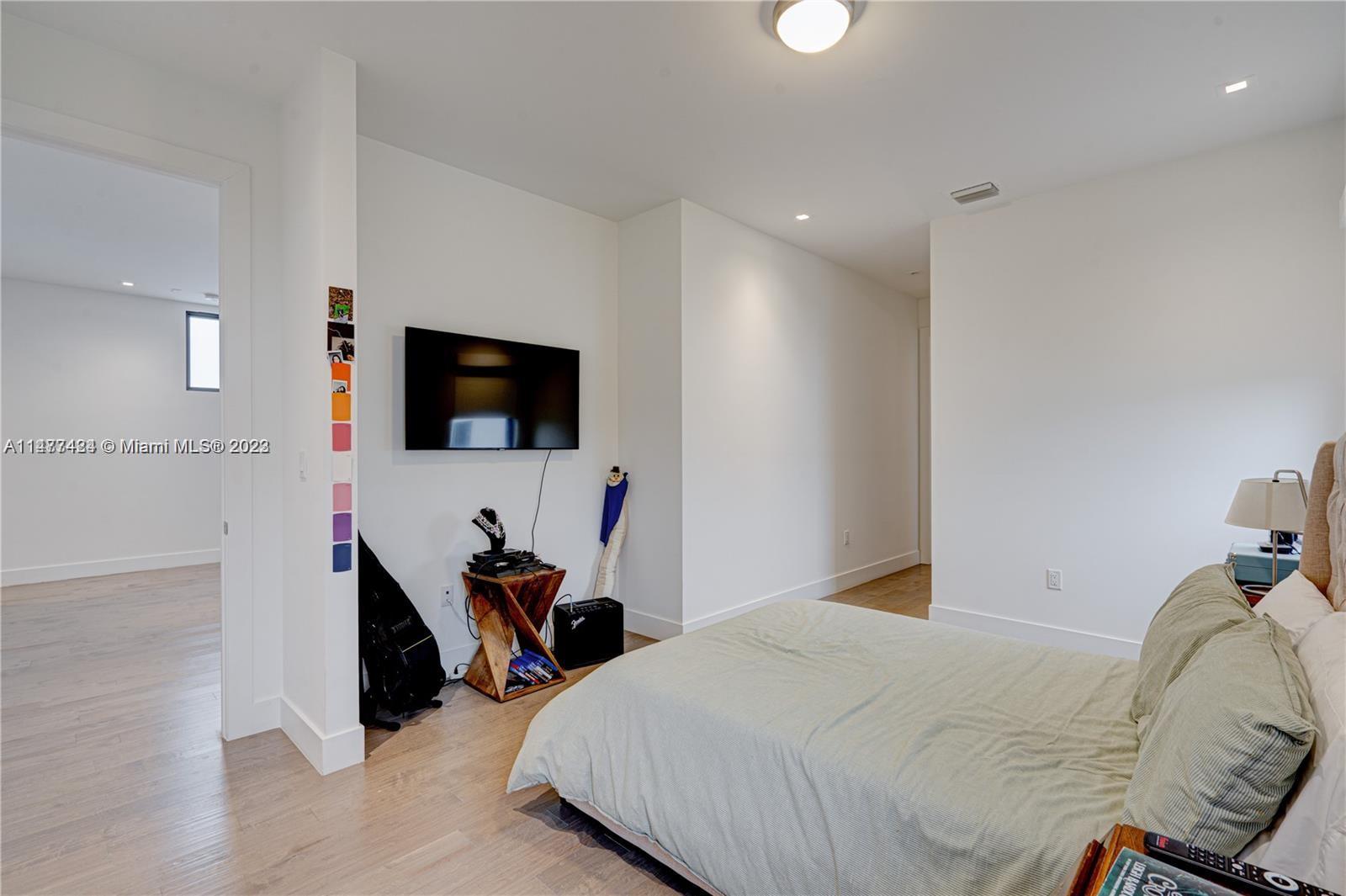 WESTON ESTATES - Residential