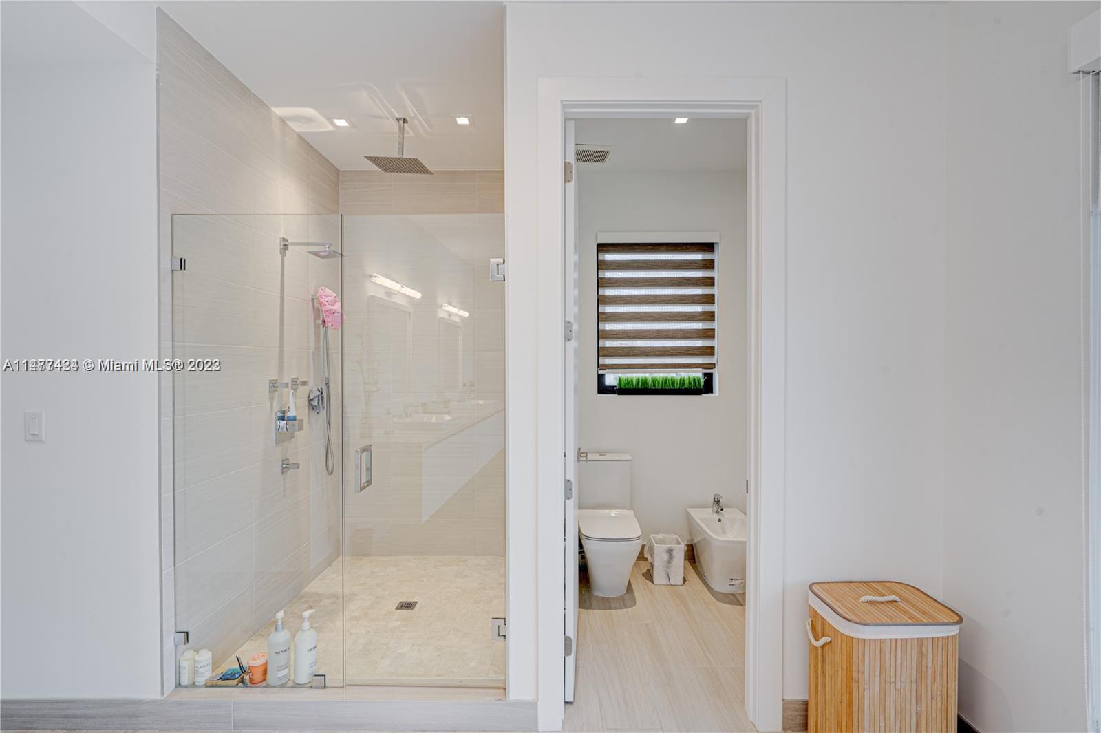 WESTON ESTATES - Residential