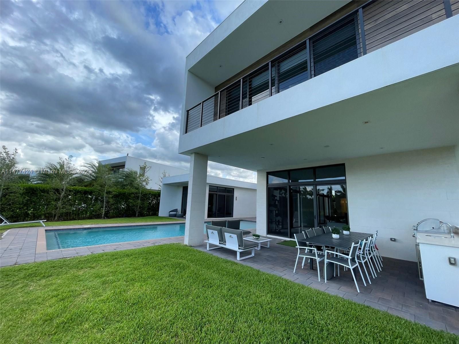 WESTON ESTATES - Residential