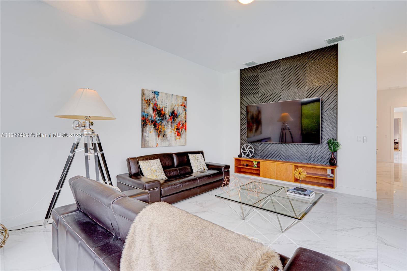 WESTON ESTATES - Residential