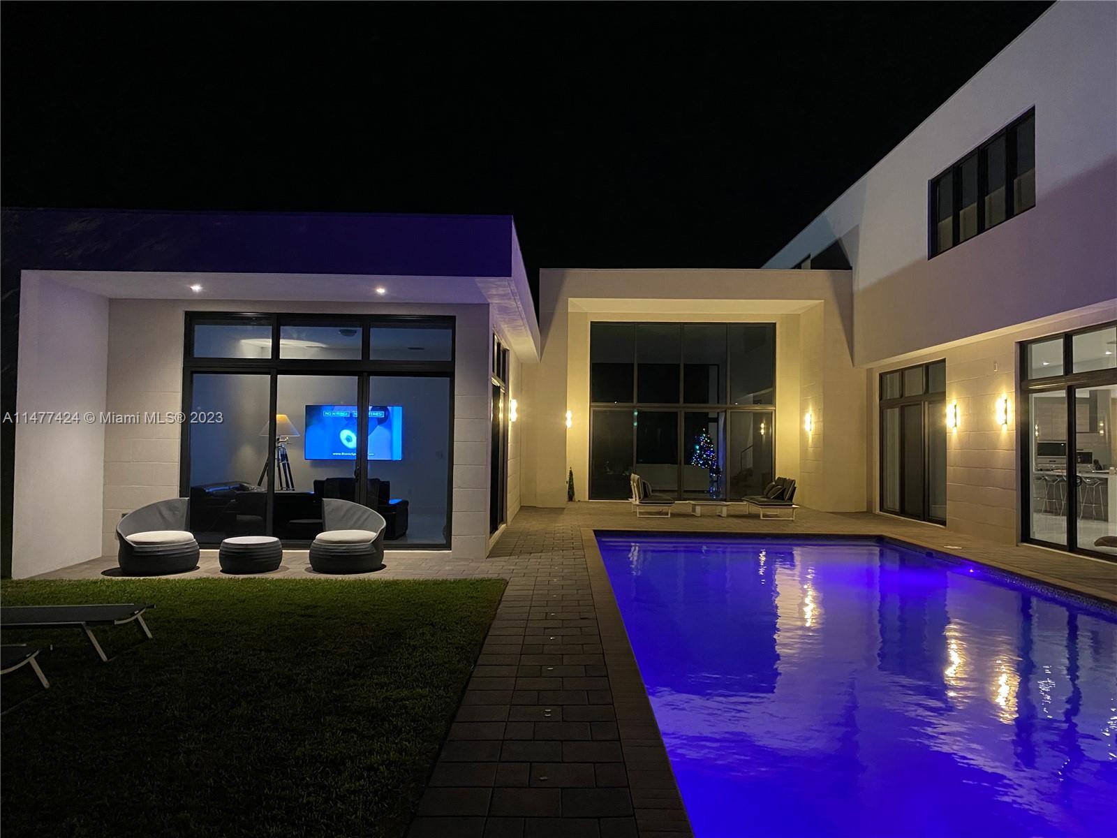 WESTON ESTATES - Residential