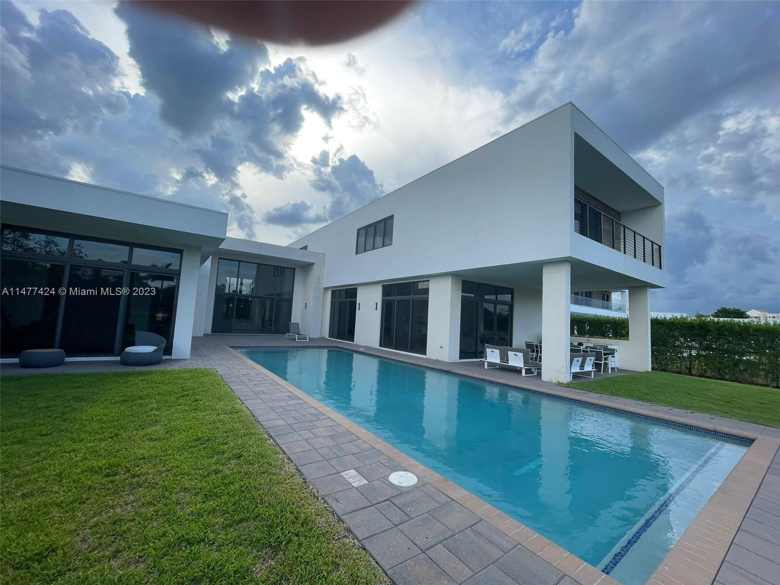 WESTON ESTATES - Residential