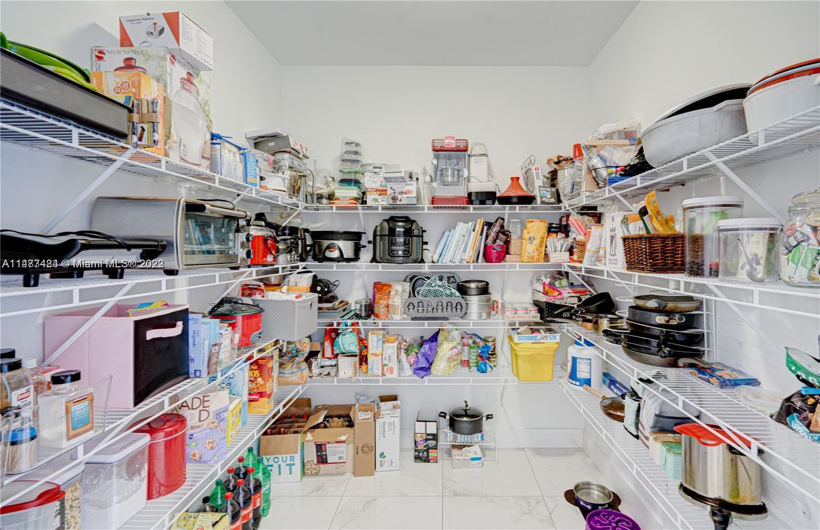 WESTON ESTATES - Residential