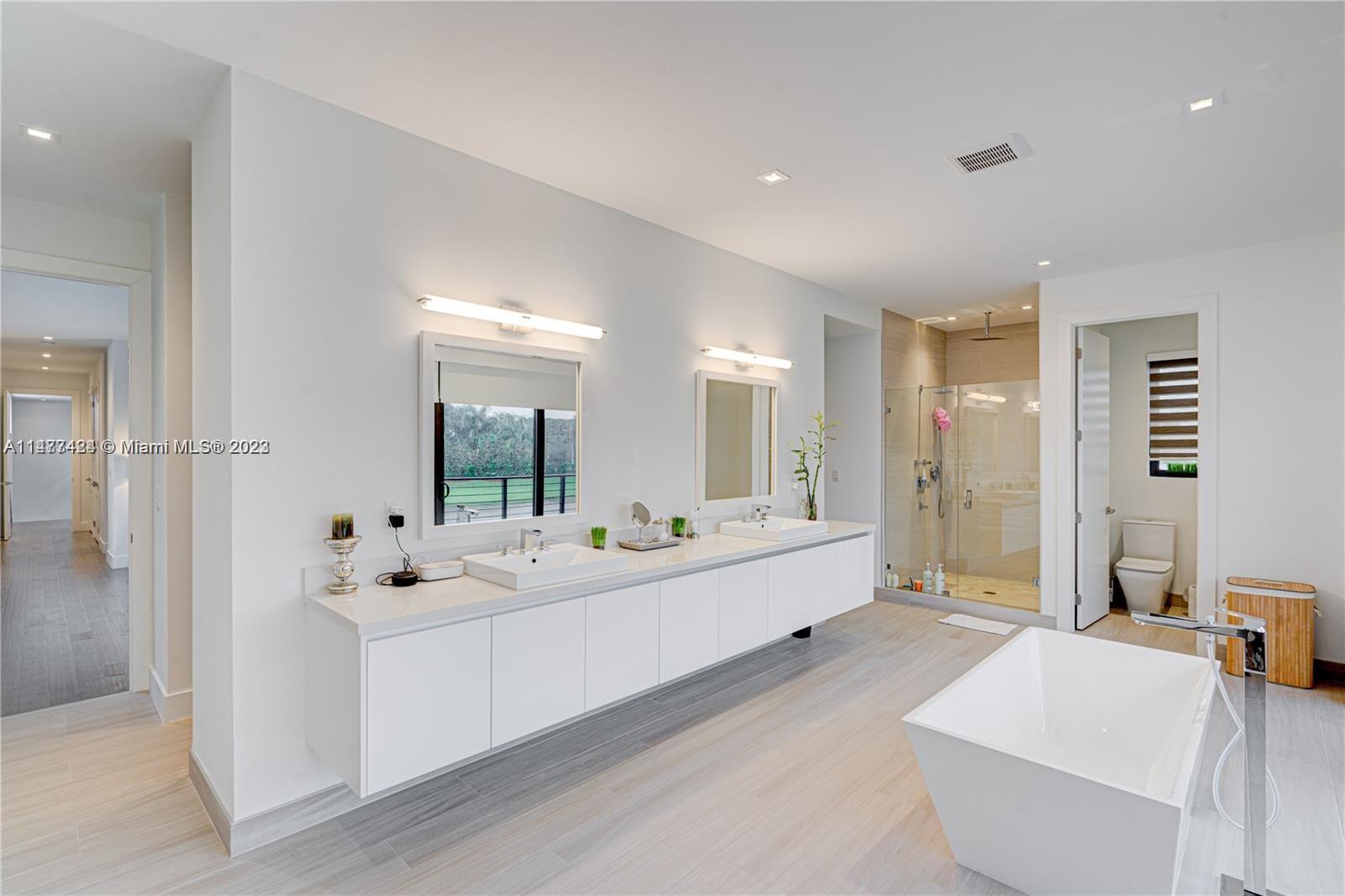 WESTON ESTATES - Residential