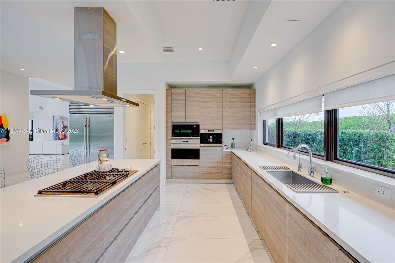 WESTON ESTATES - Residential