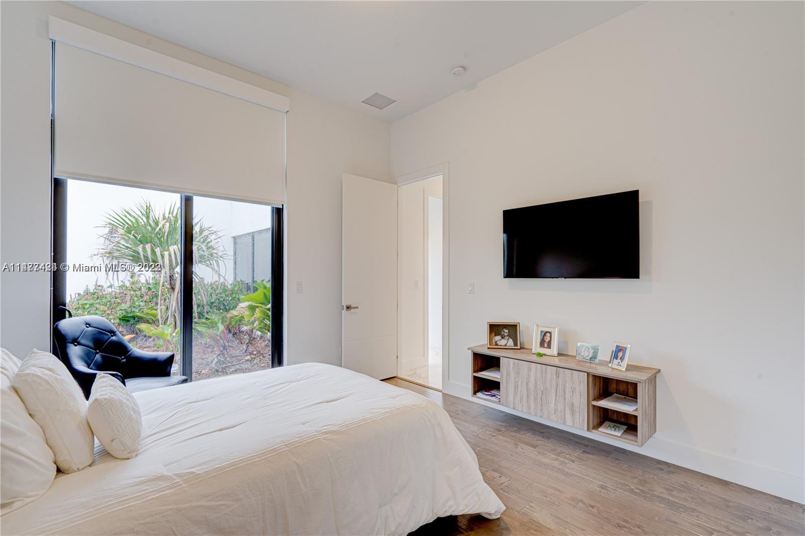 WESTON ESTATES - Residential