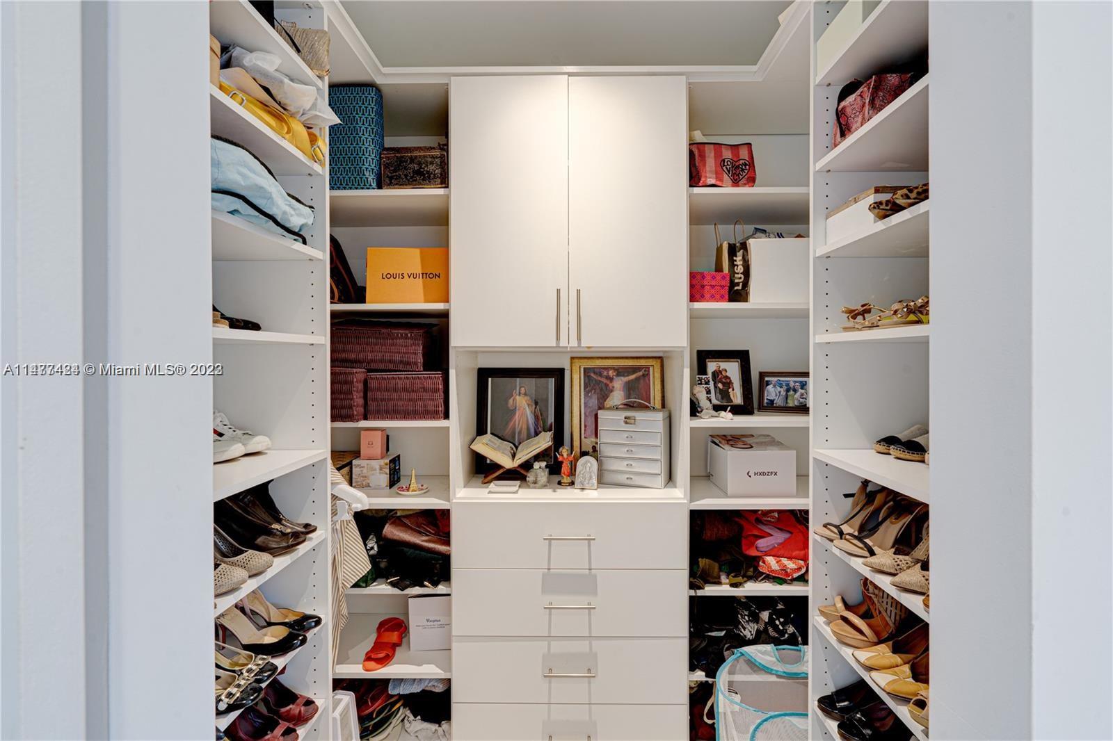 WESTON ESTATES - Residential