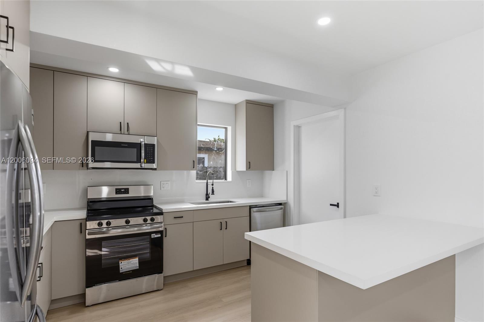 SOUTH CORAL HOMES SEC 2 - Residential