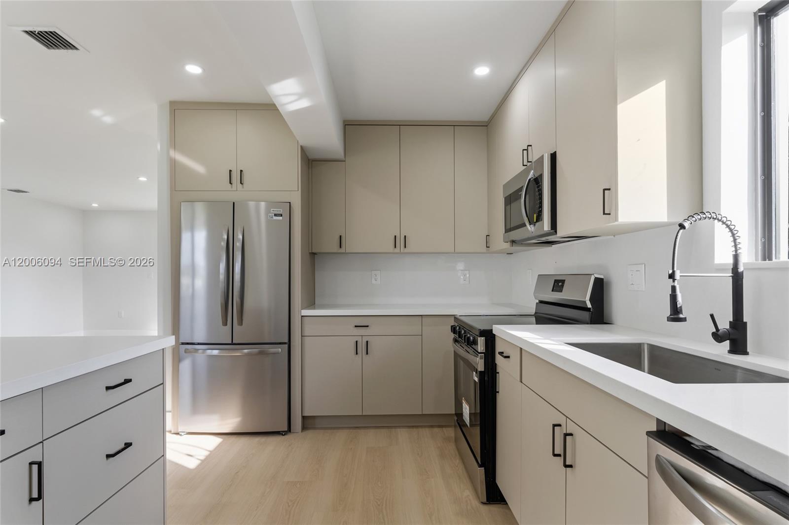 SOUTH CORAL HOMES SEC 2 - Residential