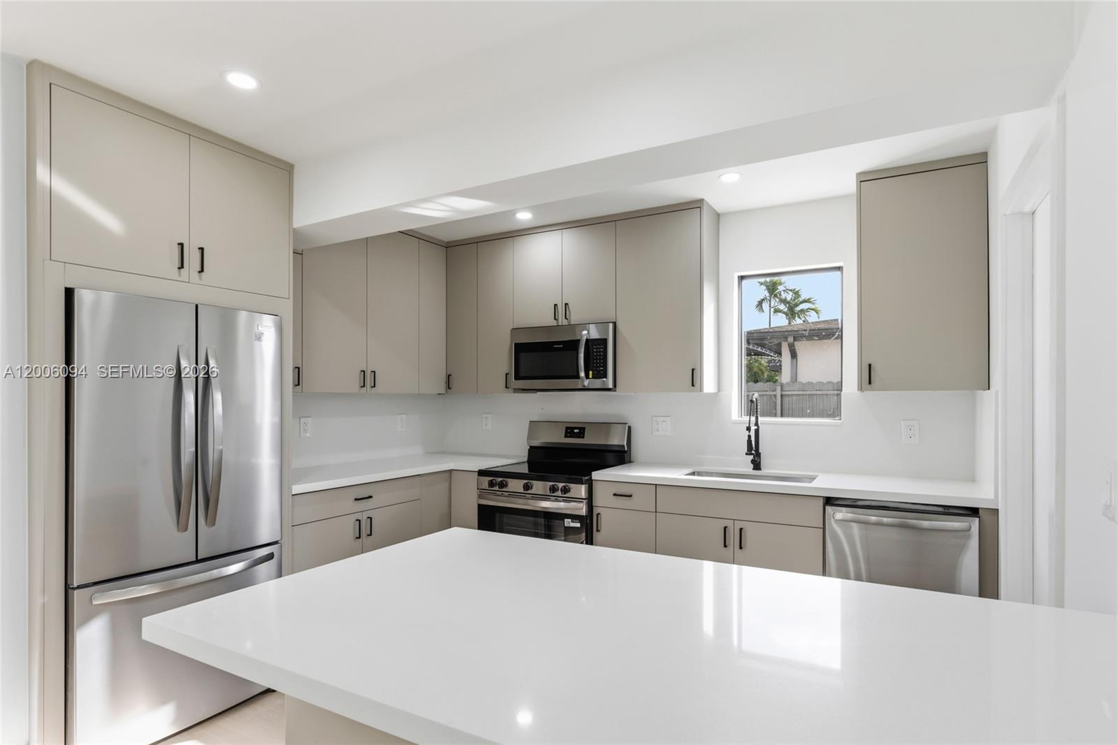 SOUTH CORAL HOMES SEC 2 - Residential