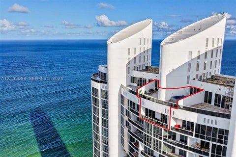 Photo of 18101 Collins Ave #TS-5506, Sunny Isles Beach, FL 33160 (MLS # A12105093)