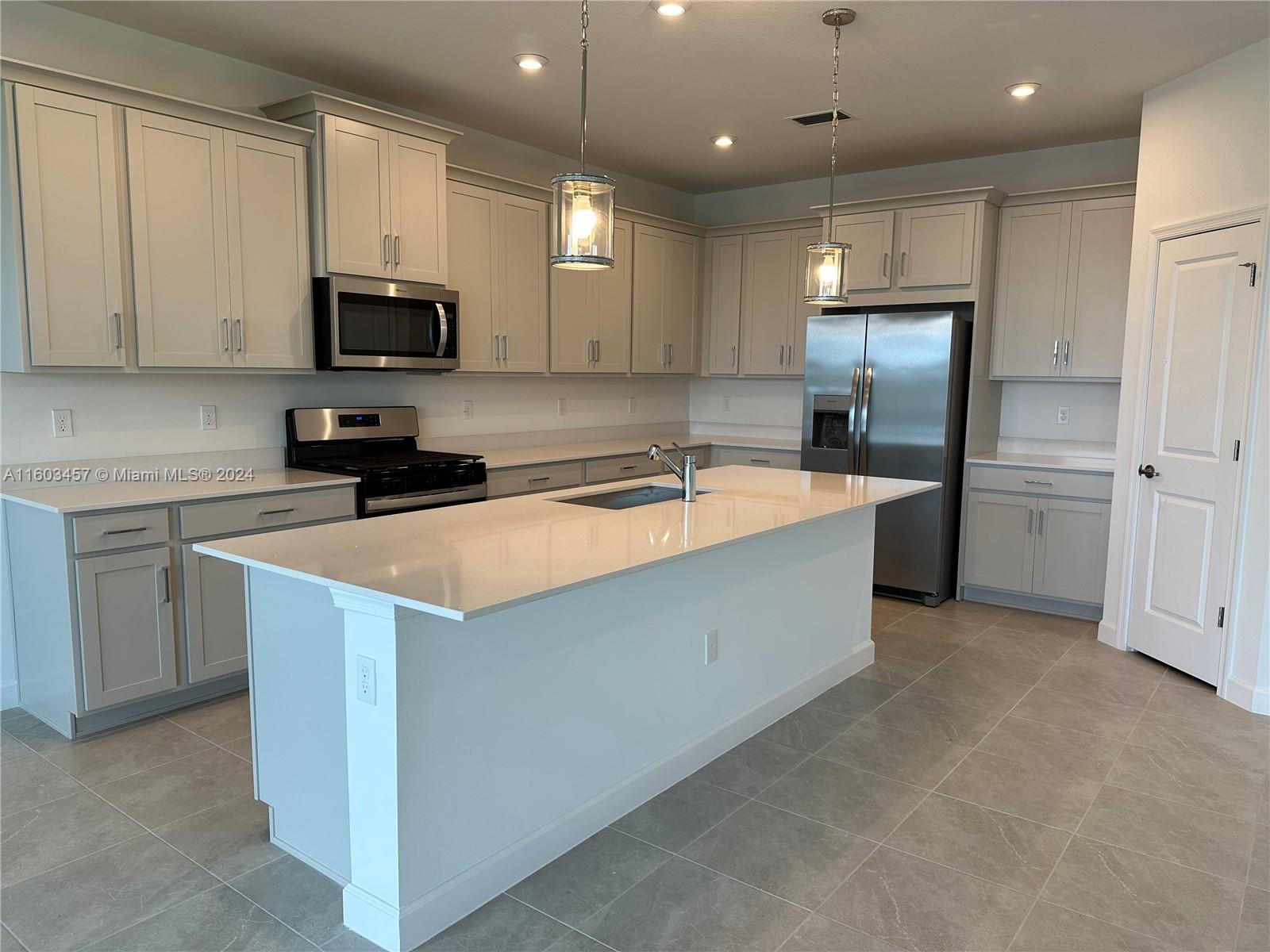 CADENCE PHASE 1 - Residential Lease