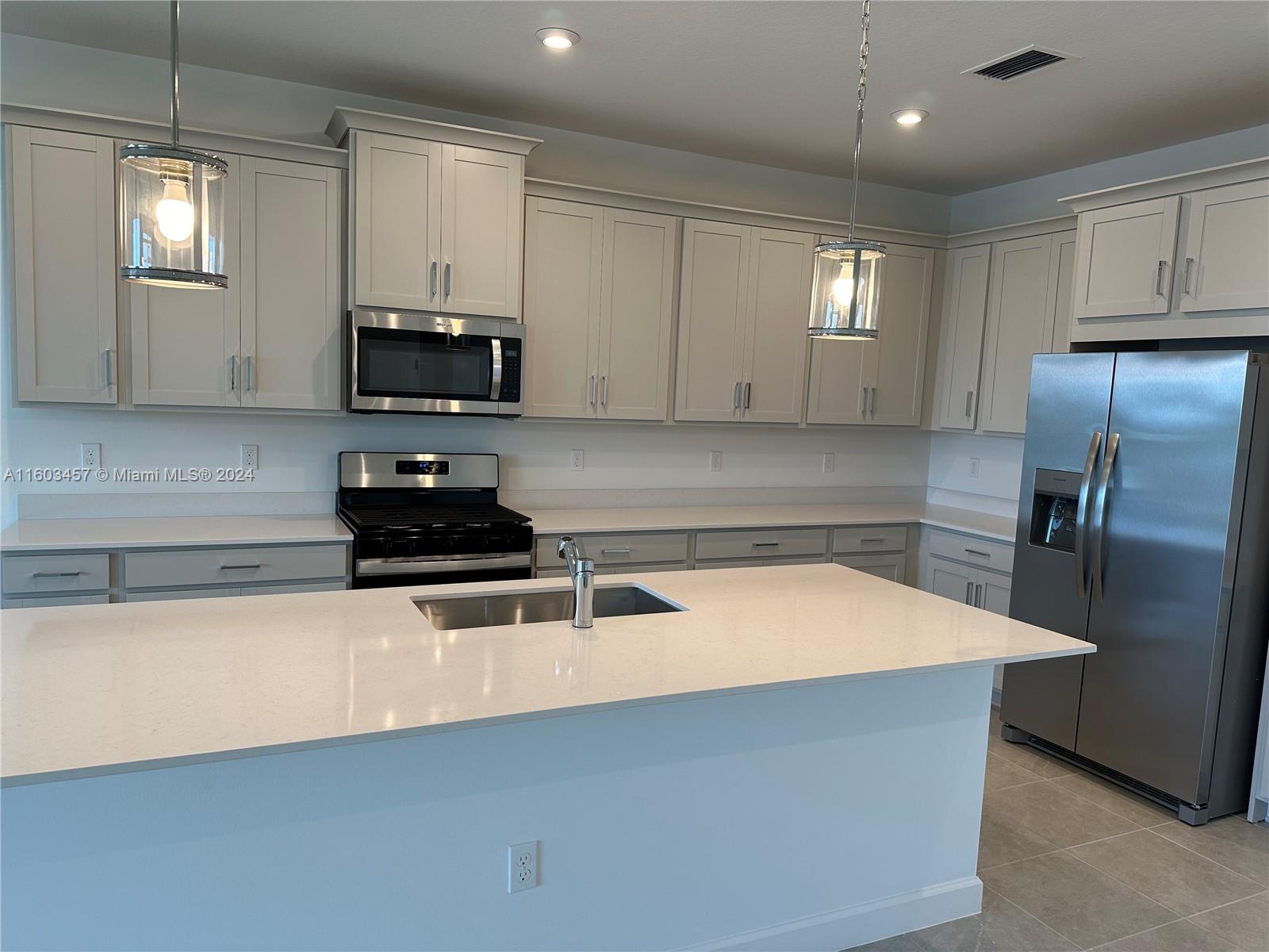CADENCE PHASE 1 - Residential Lease