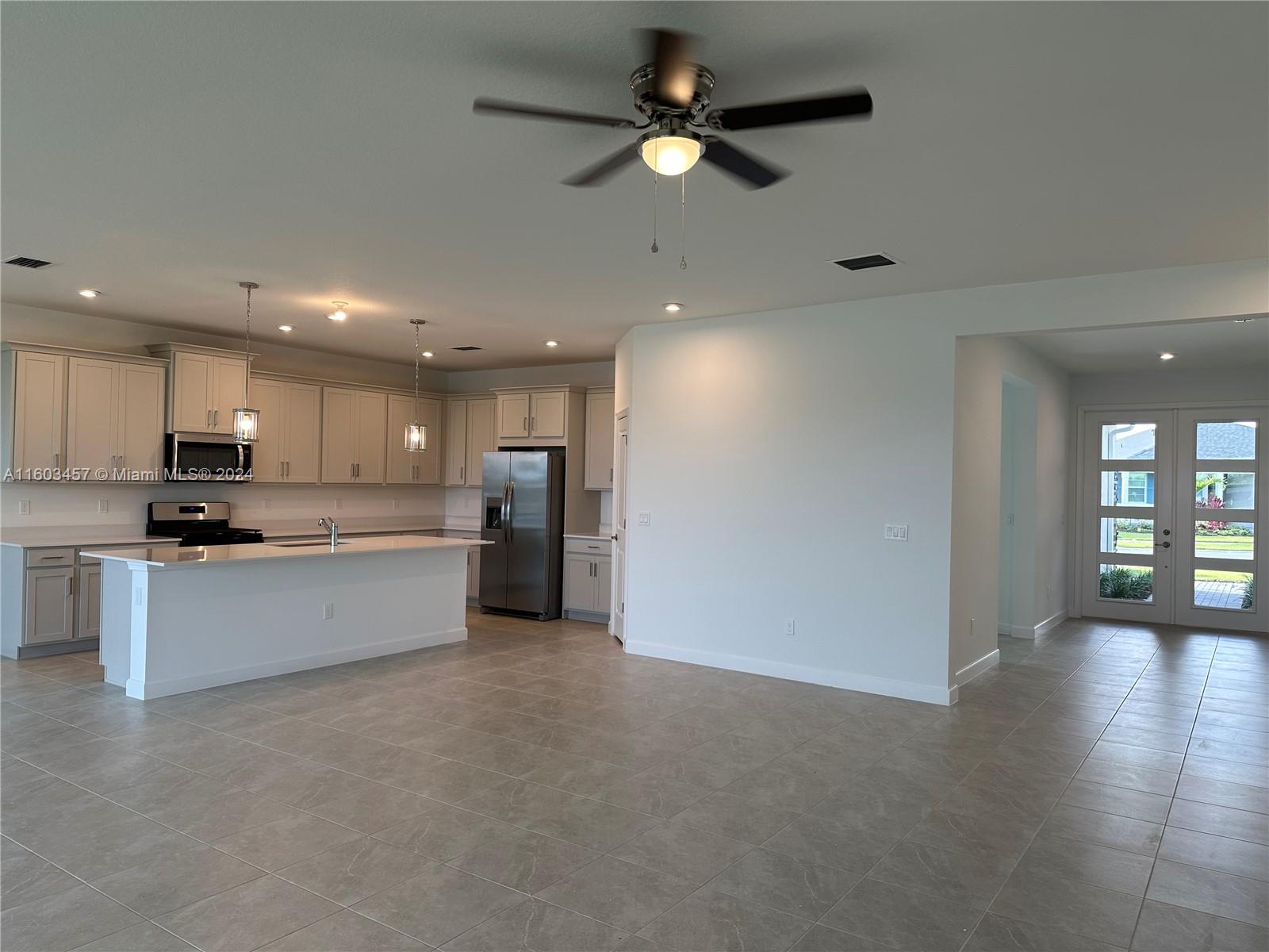 CADENCE PHASE 1 - Residential Lease